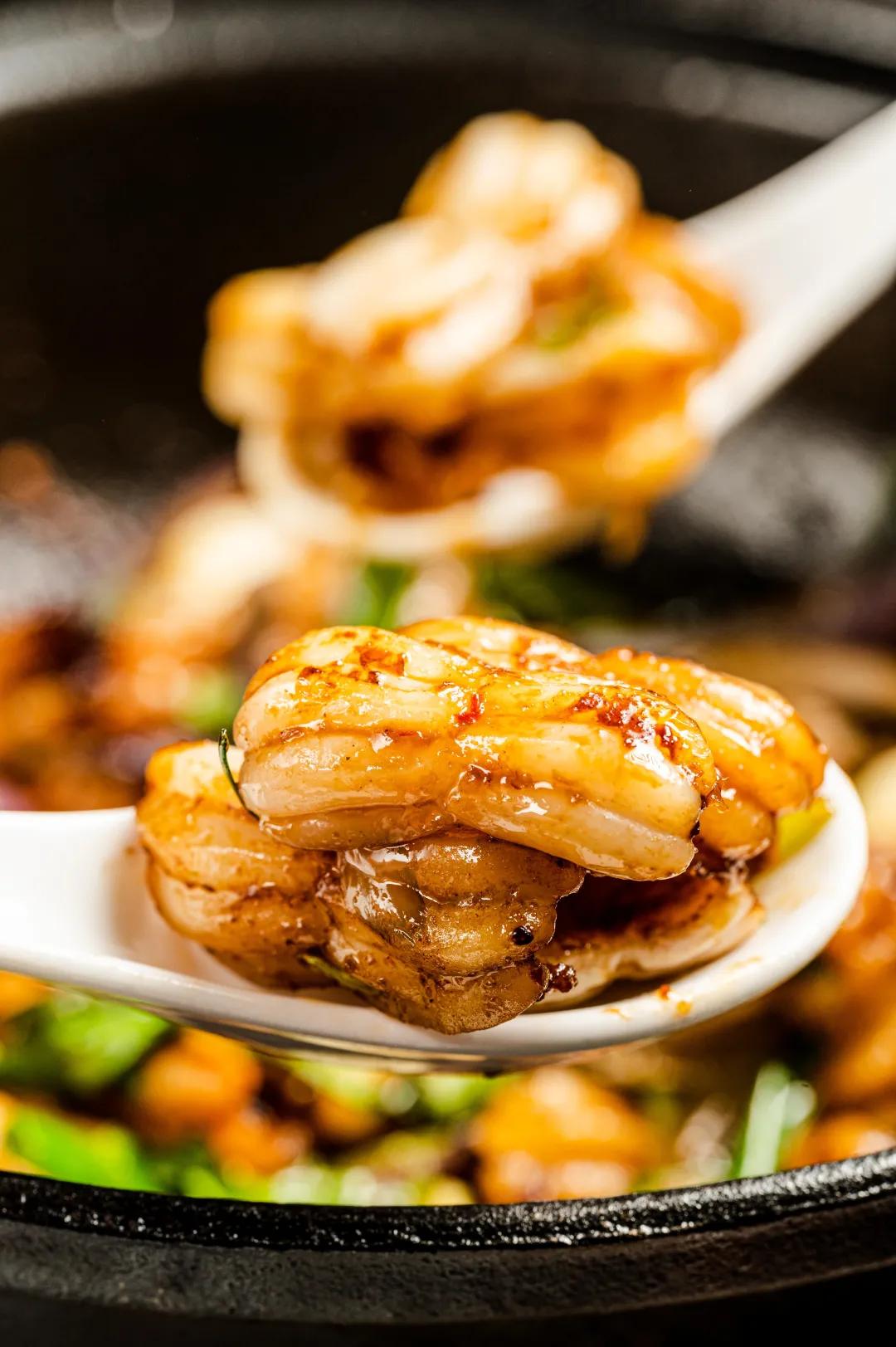 “搞什么，这大排档开到9点，老板就叫我走？”