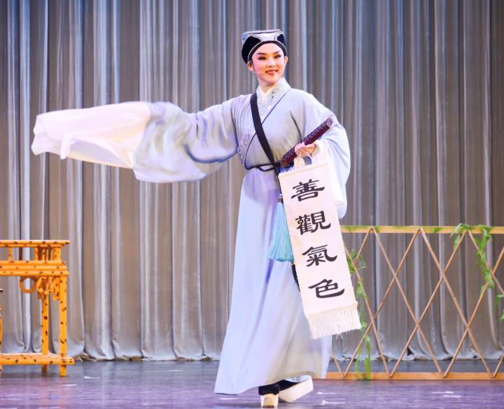 濂冲瓙鑷瓒婂墽20澶氬勾缁堜簬绛夋潵鑸炲彴,浠庡皬鑷瓒婂墽