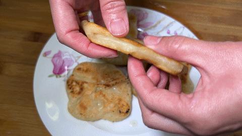一根香蕉松饼的做法,一根香蕉超简单做美食