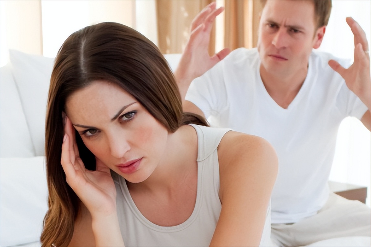 夫妻生活时，使用润滑剂对身体有害吗？医生：做好4点避免伤害