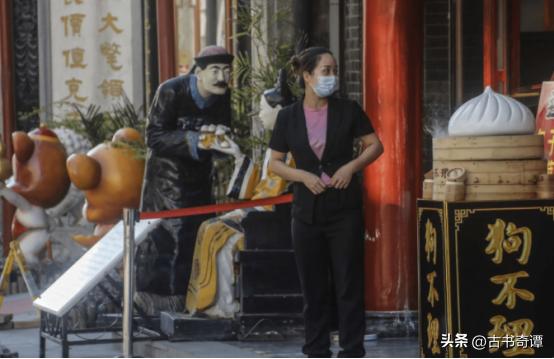 164岁的“狗不理”包子，如今为何卖不动了？食客：你去看看价格
