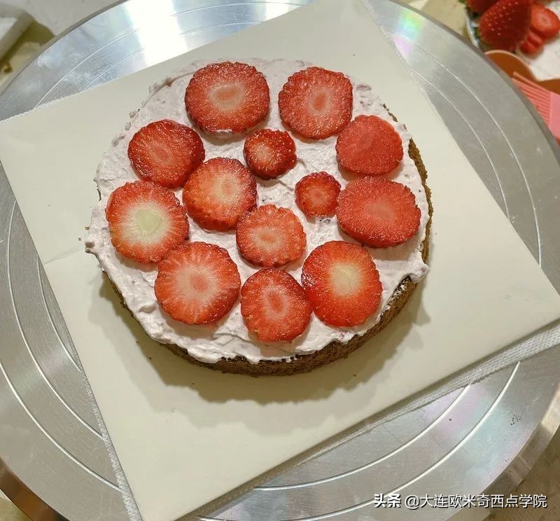 做巧克力蛋糕和草莓蛋糕,草莓巧克力熔岩蛋糕做法