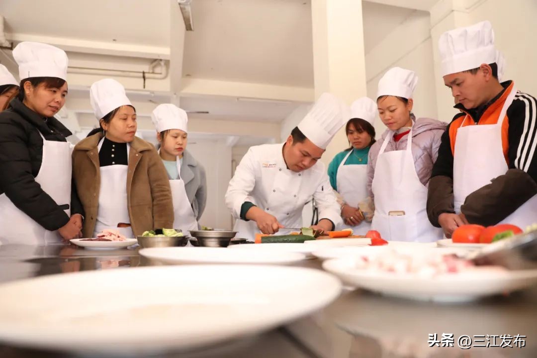 乡镇开展电商培训助力脱贫攻坚,聚焦巩固脱贫提升乡村振兴