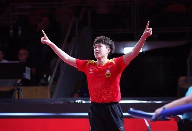 王楚钦不服输的图片,马龙王楚钦新星冉冉升起