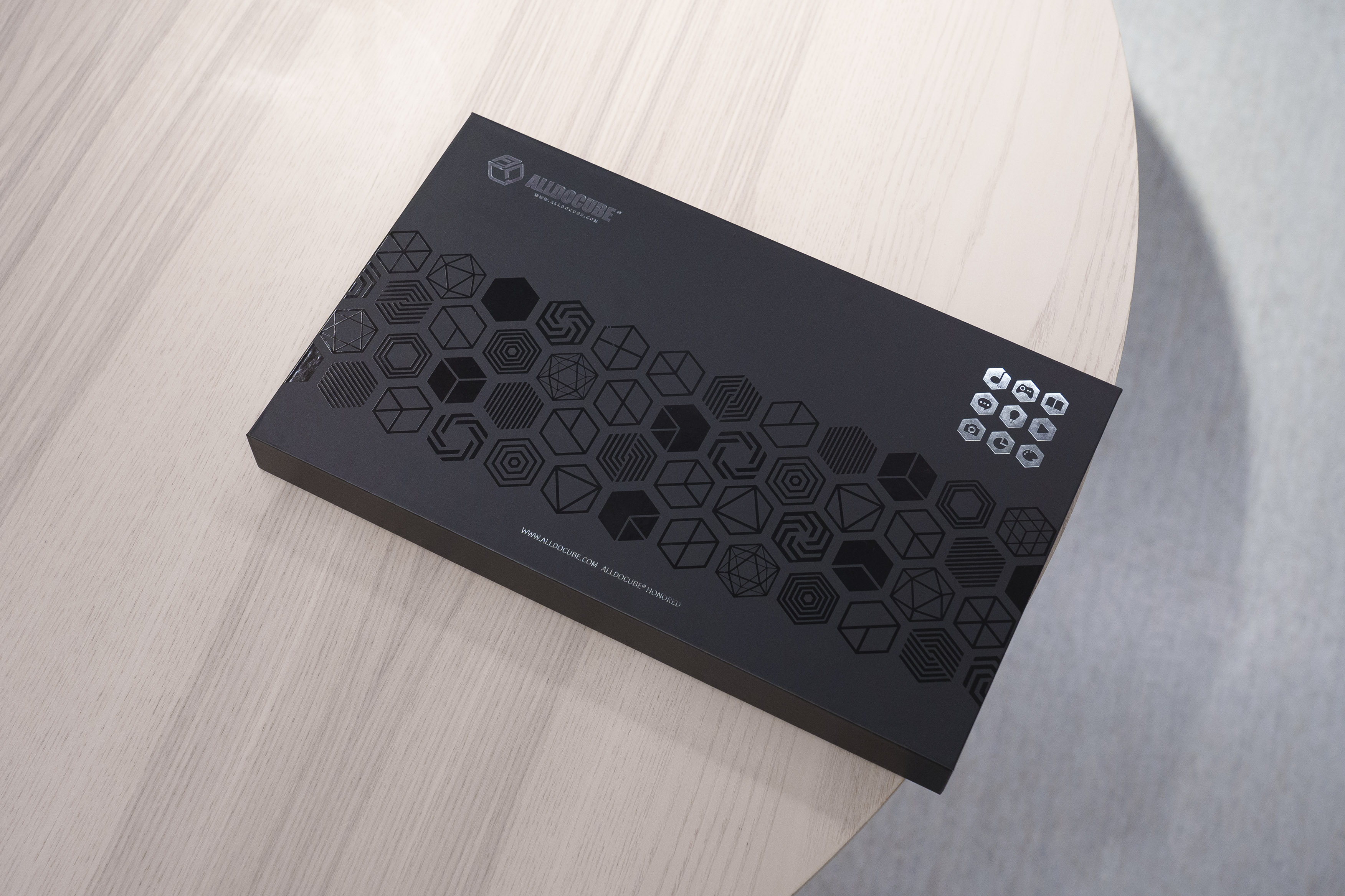 酷比魔方iplay50pro和荣耀平板x8pro,酷比魔方iplay50pro缺点