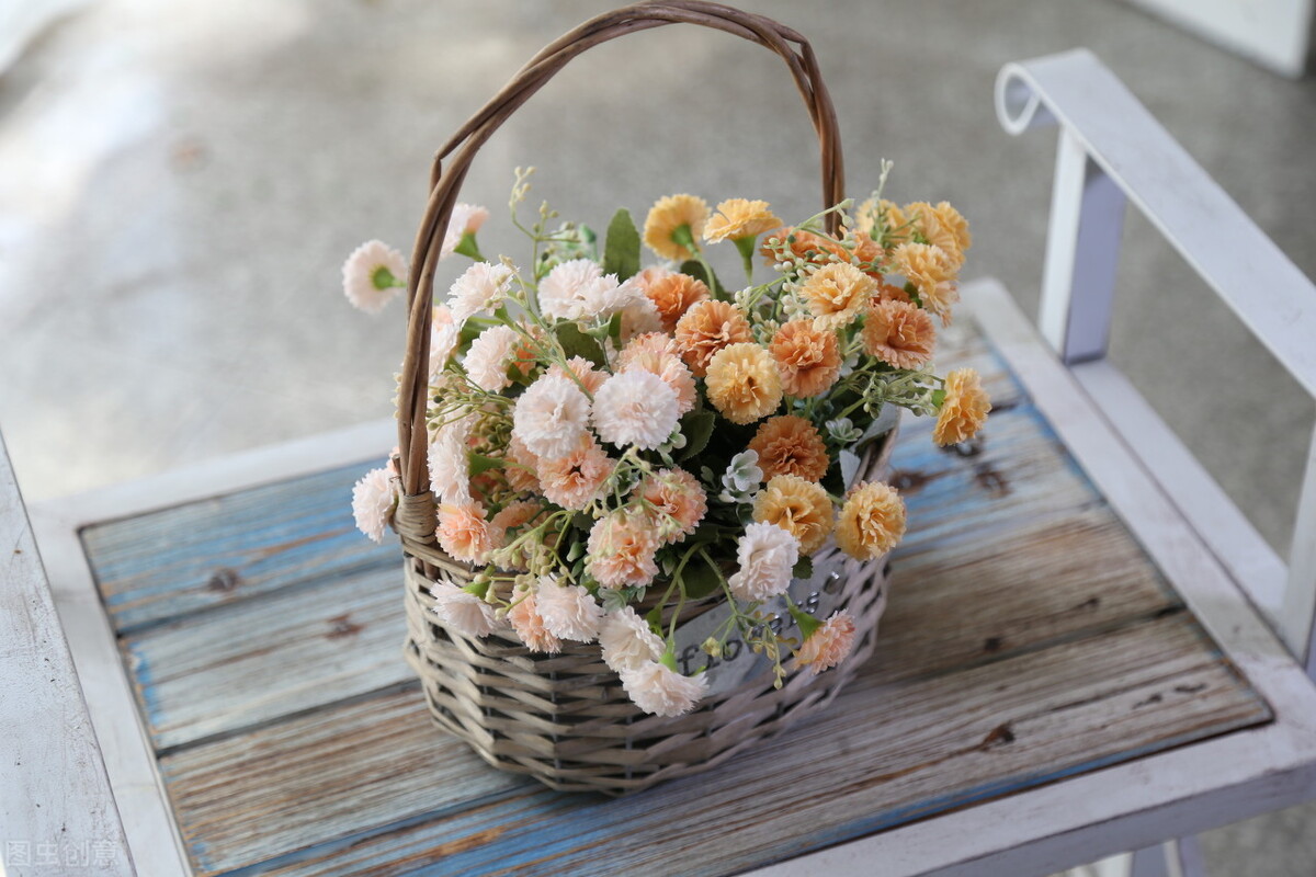 看到别人有钱就自卑怎么办,看到有钱人自卑怎么办