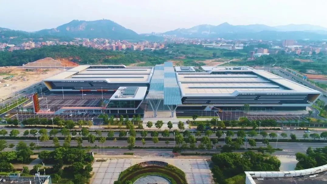 新型罗马柱外墙砖,外墙砖改造室内装修