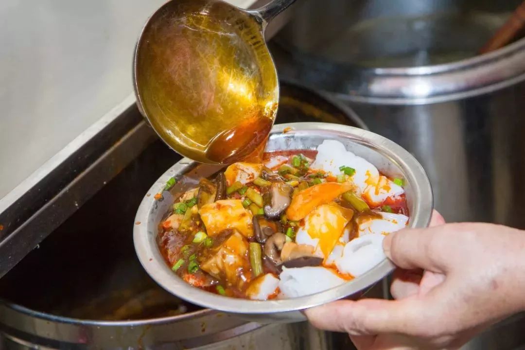 被一碗螺蛳粉耽误的夜宵宝藏,被螺蛳粉耽误的烧洋芋选手