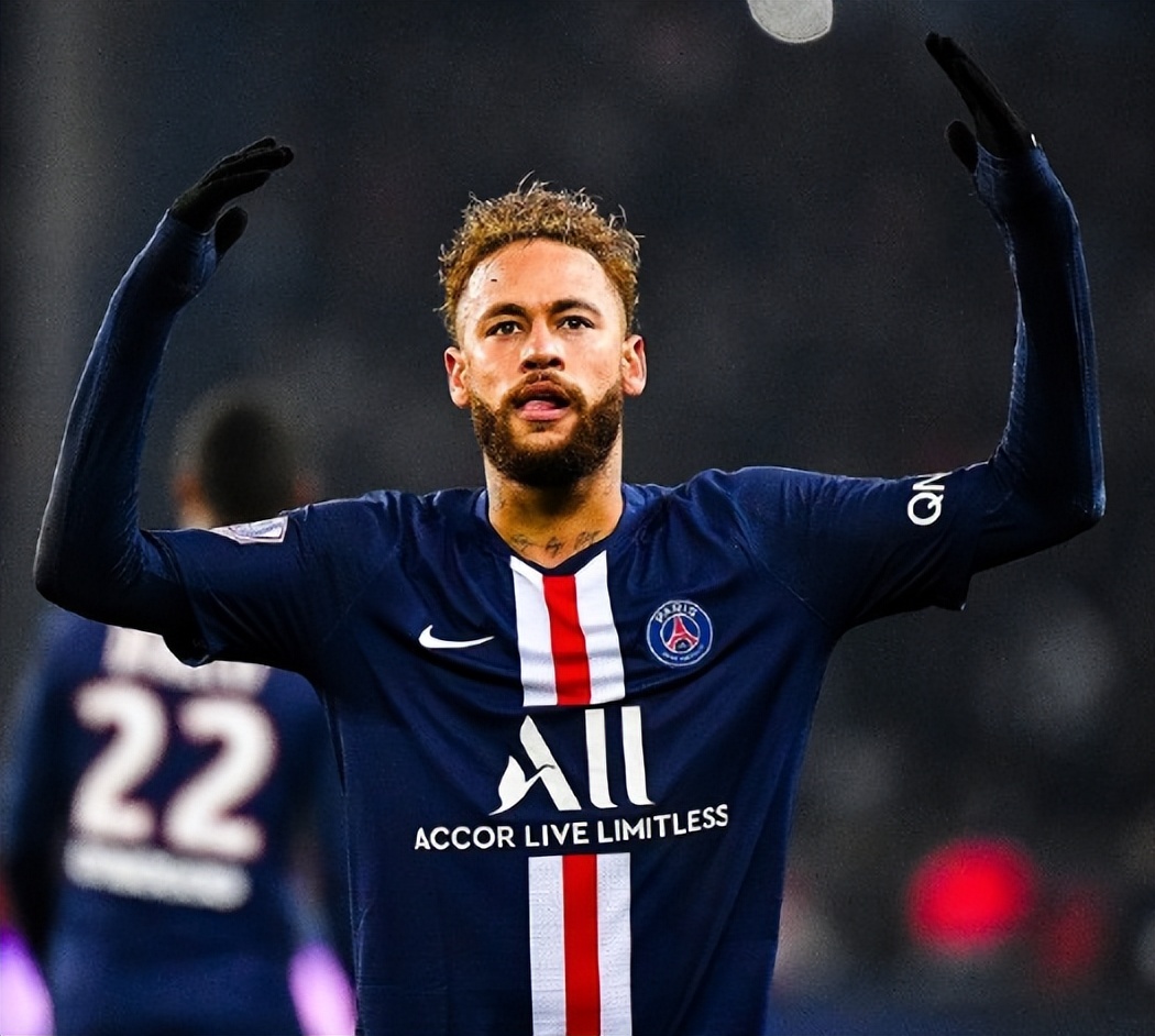 梅西c罗姆巴佩23岁数据对比,足坛最高身价姆巴佩