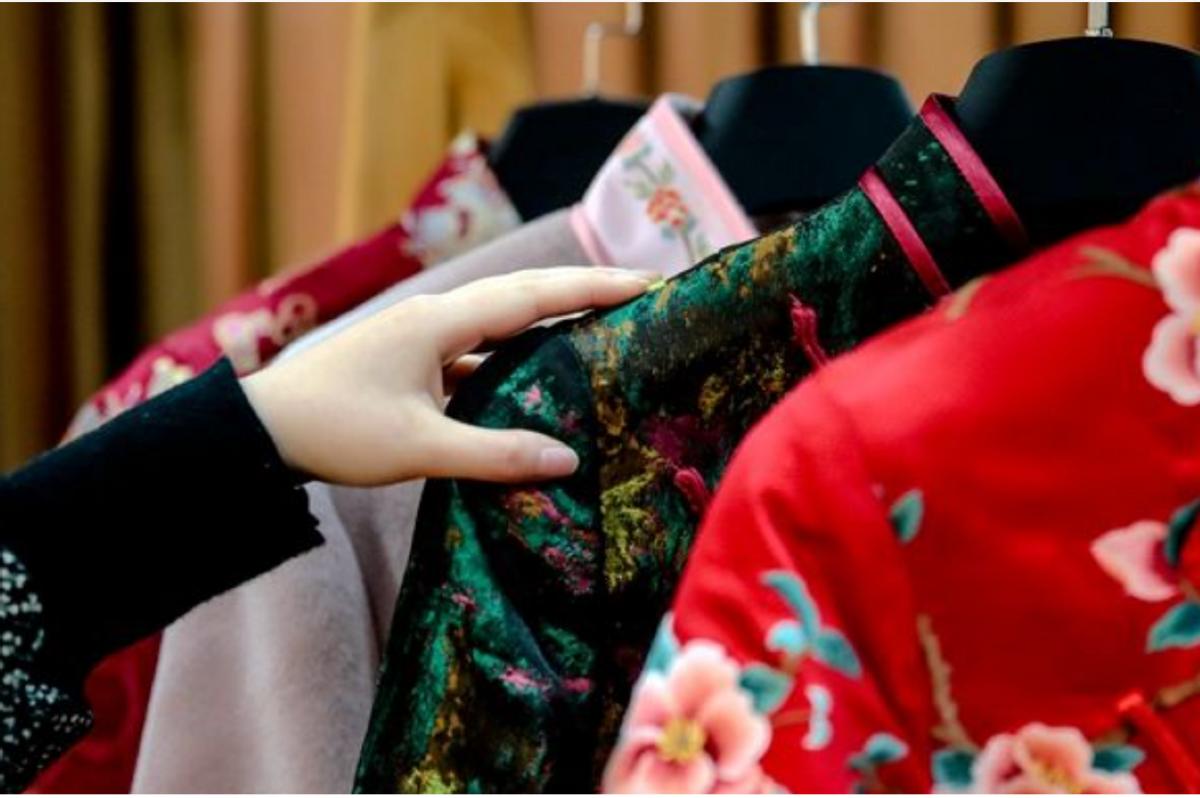 95后寿衣模特淘宝店叫什么名字,95后淘宝寿衣女模特