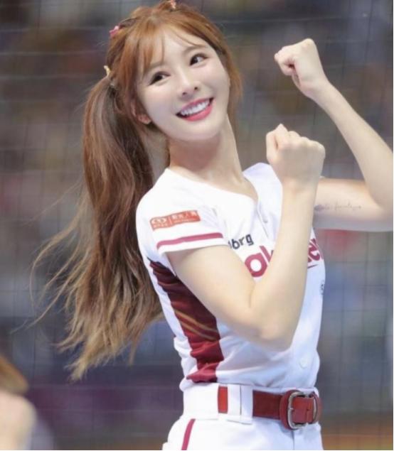 濂崇悆鍛樺綋灏忎笁,濂虫槦琚垎褰撳皬涓夌敓瀛╁瓙