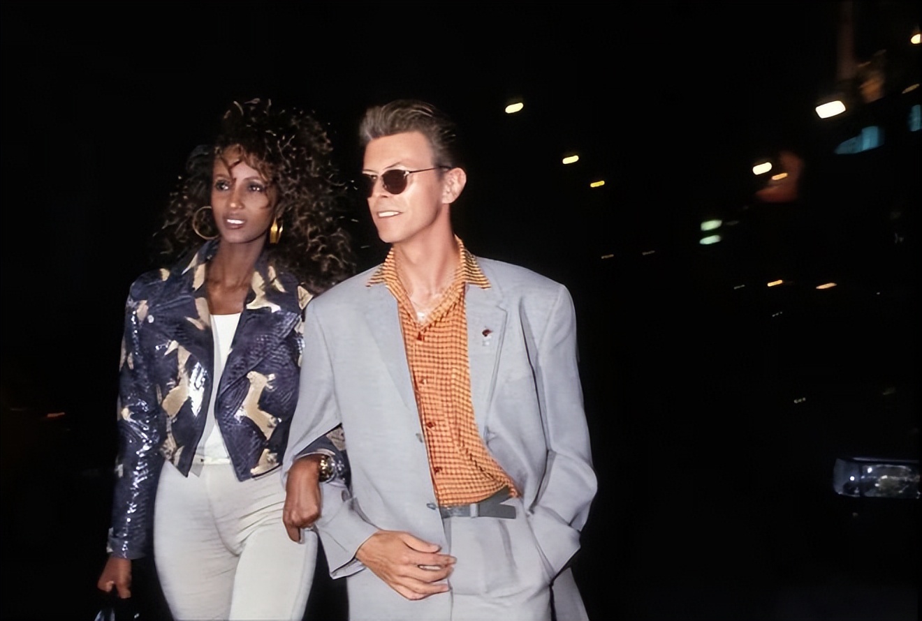 大卫鲍伊妆容,大卫·鲍伊年轻照片