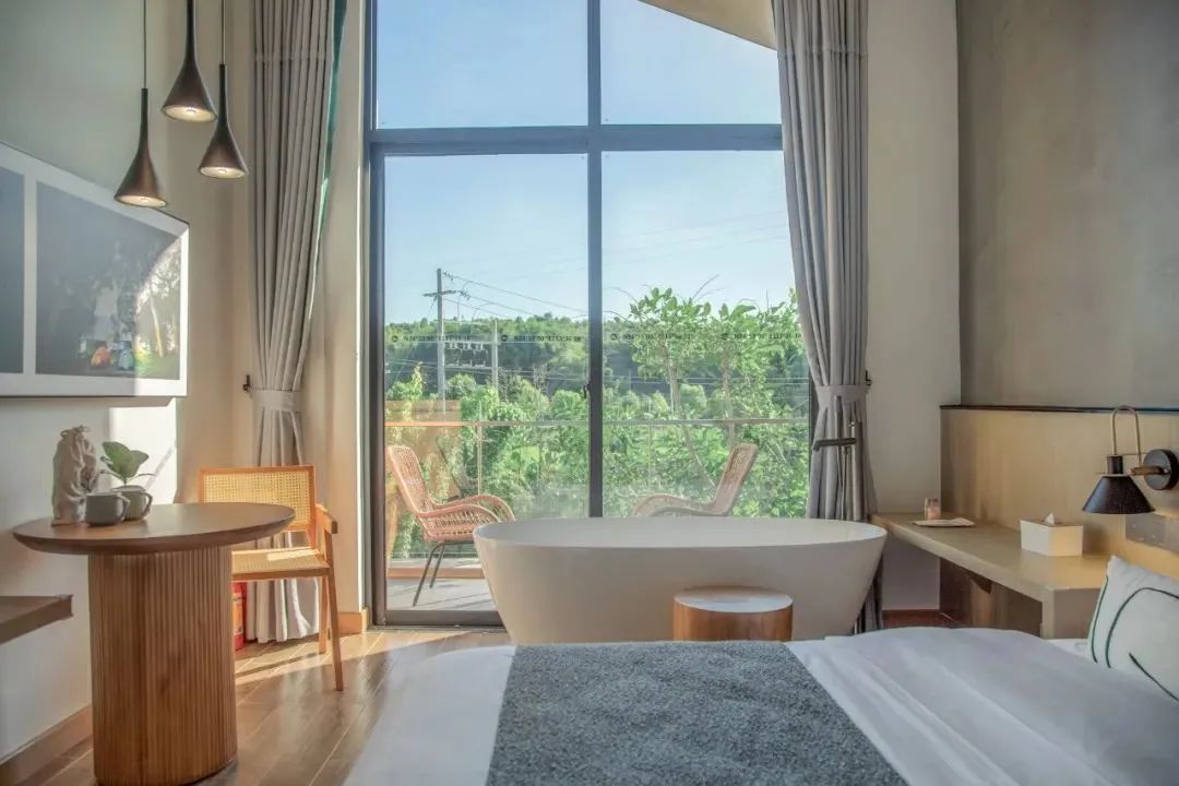 閲戠涔嬬害,閲戠鍗佹湀鍥藉簡涓鍋囨湡浣忓鏀荤暐