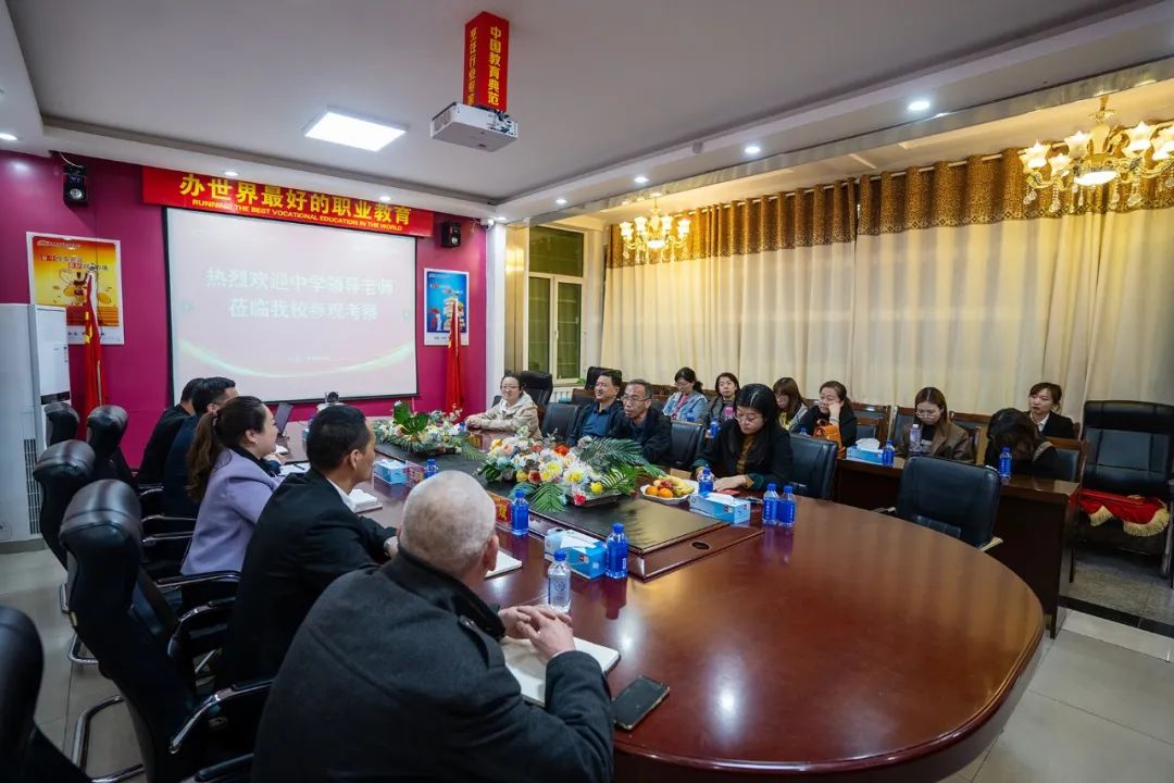 鎼烘墜鍚埅鍔╂垚闀块綈蹇冨崗鍔涘叡鑲蹭汉,鎼烘墜鍚埅鍏辨垚闀块綈蹇冨崗鍔涘叡鑲蹭汉