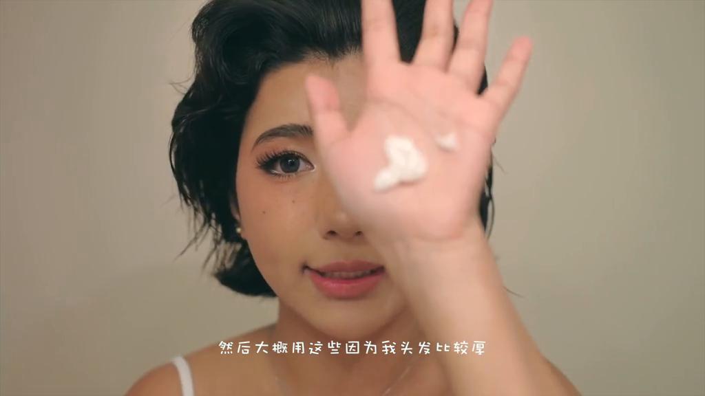 短发怎么用吹风卷发筒卷发,毛躁型蓬松自然卷发量多适合发型