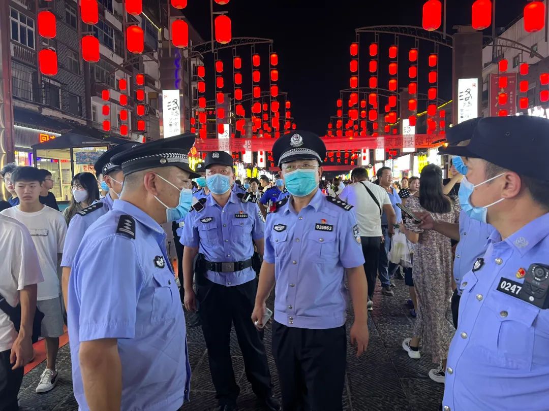夏季治安打击整治“百日行动”丨尽锐出战！河南洛阳公安全力开展夏夜治安巡查宣防第二次集中统一行动
