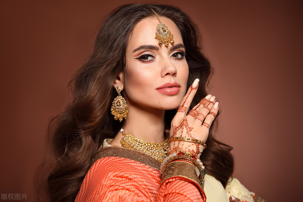 印度人：中国游客真磨叽，我们的大金链子1200元，还不掏钱买？