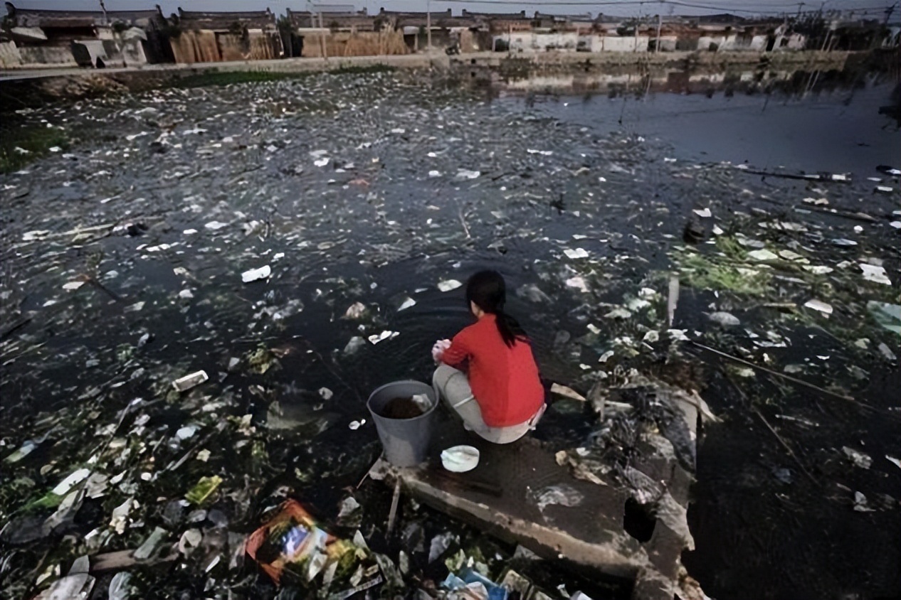 美国垃圾为何让中国清理？我国拒收洋垃圾后，欧洲国家乱做一团