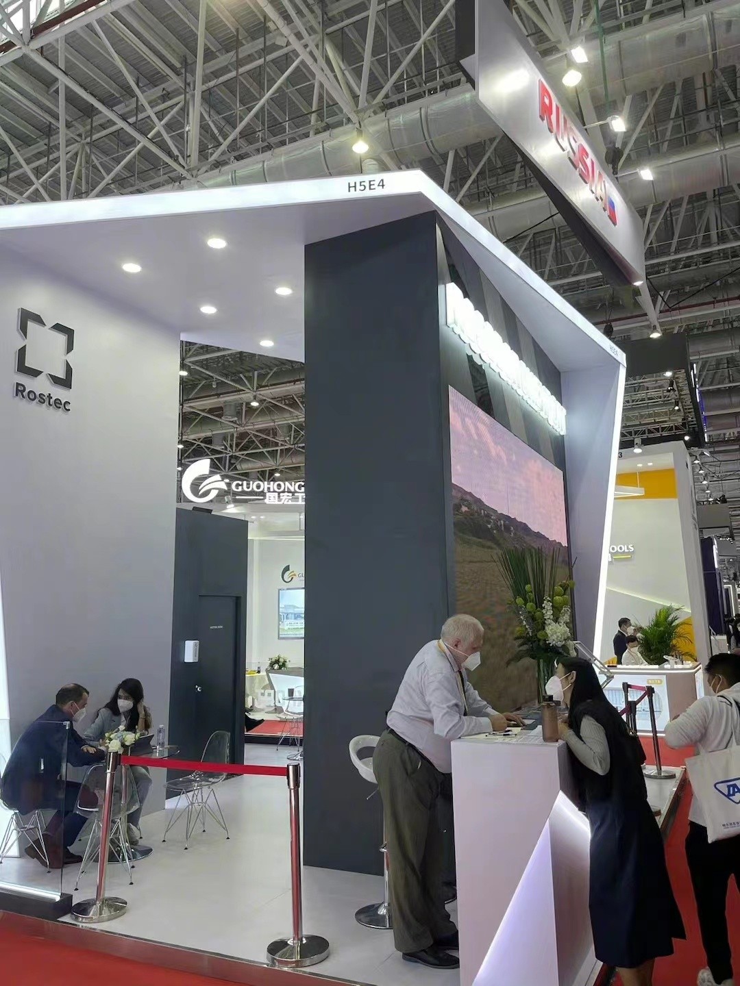 一个模型都没有，只有宣传单！俄罗斯也来珠海，*器武**还有人买吗？