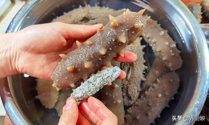 海参泡发的正确方法要加黄酒吗,海参凉水泡还是热水泡好