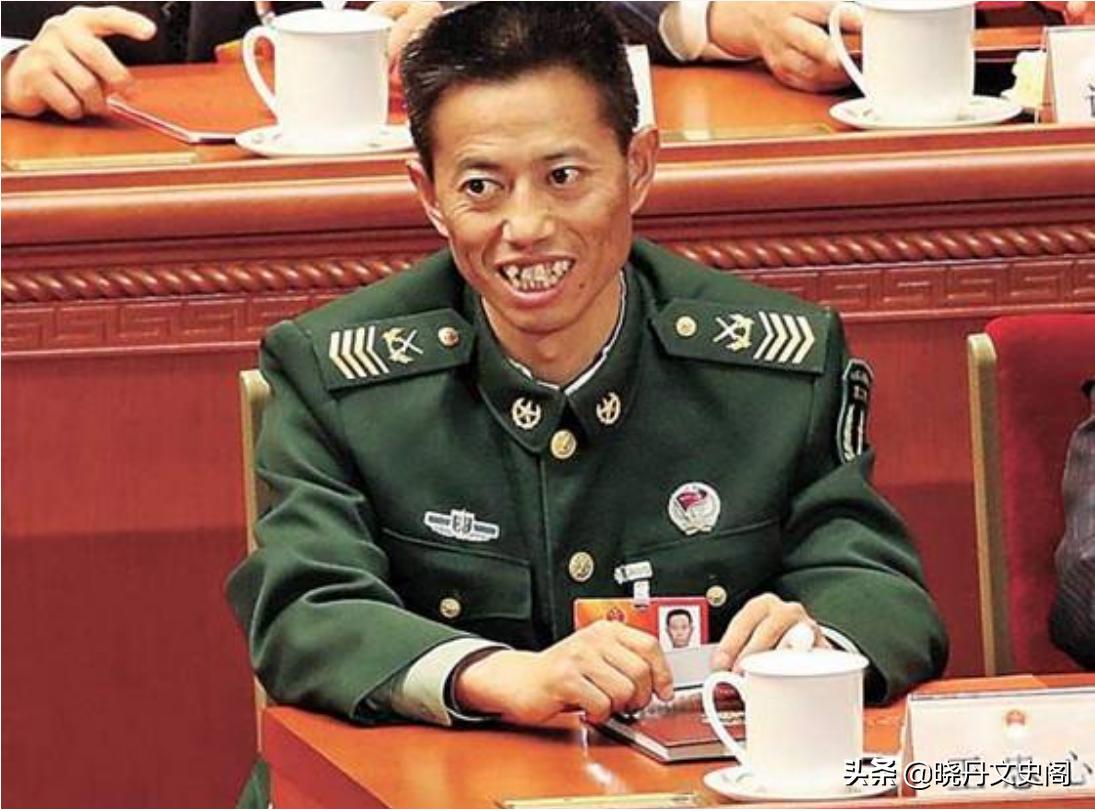 “兵王”王忠心:妻子“笑话”只长胡子不长职位,退役后过得如何