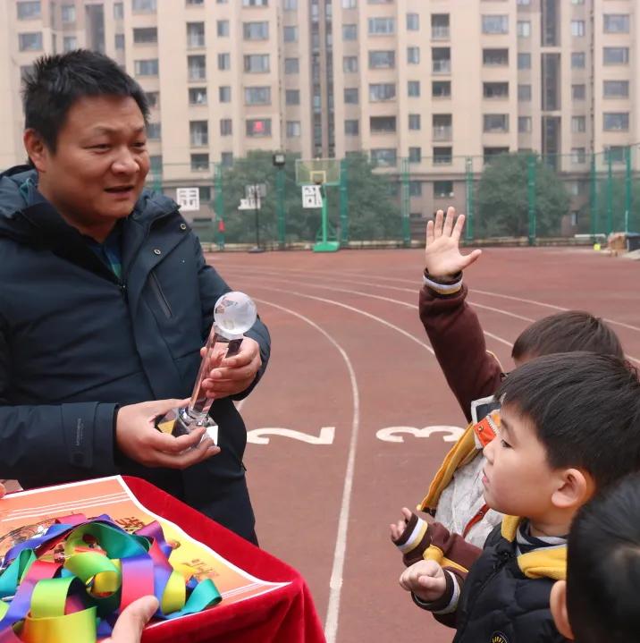 双减政策下的小学体育活动美篇,双减后孩子们拥有了快乐时光