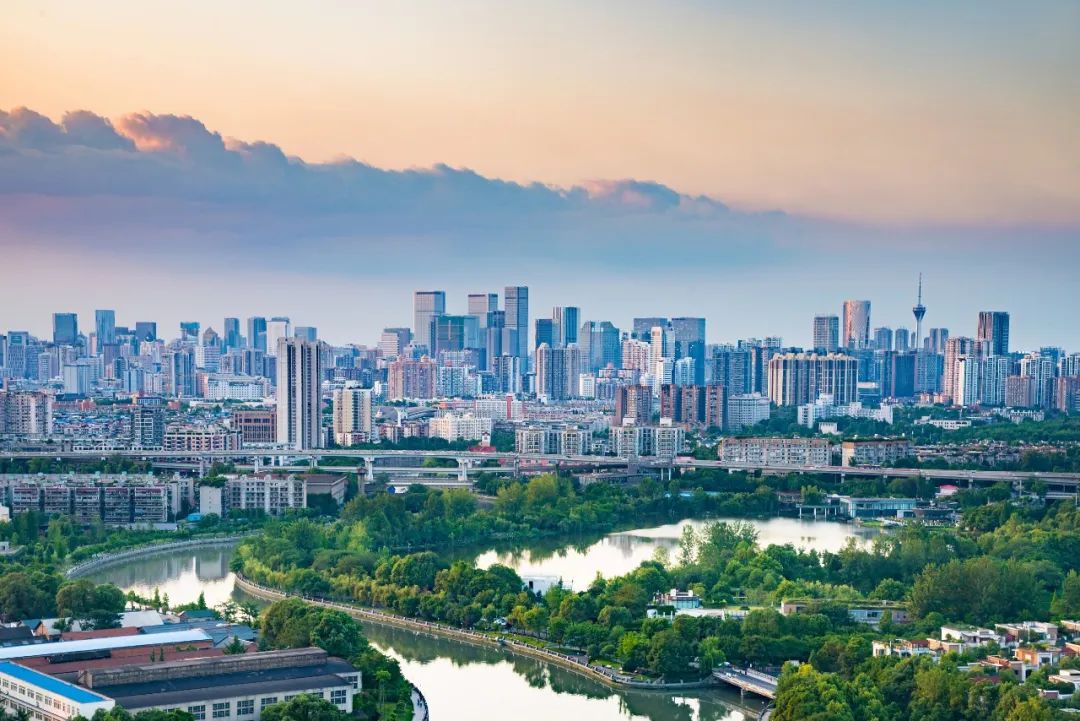 历百年峥嵘赴千年成都香港置地与蓉共绘幸福画卷