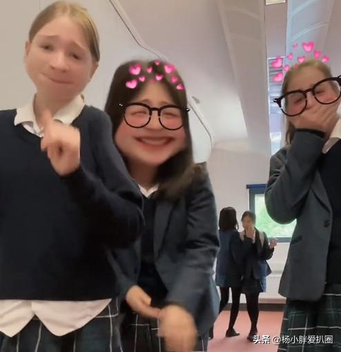 王诗龄和好友穿校服跳舞视频,王诗龄合拍男生原视频