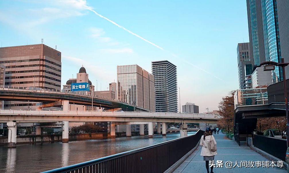 在爱情酒店“带孩子”，年幼的他竟成为我的老师