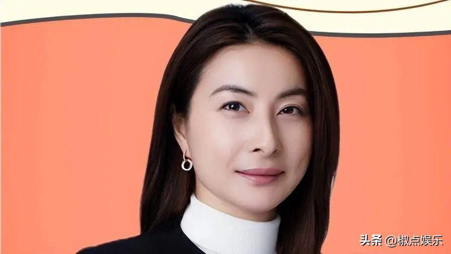 郭晶晶爱马仕15万的包,郭晶晶霍启刚穿正装