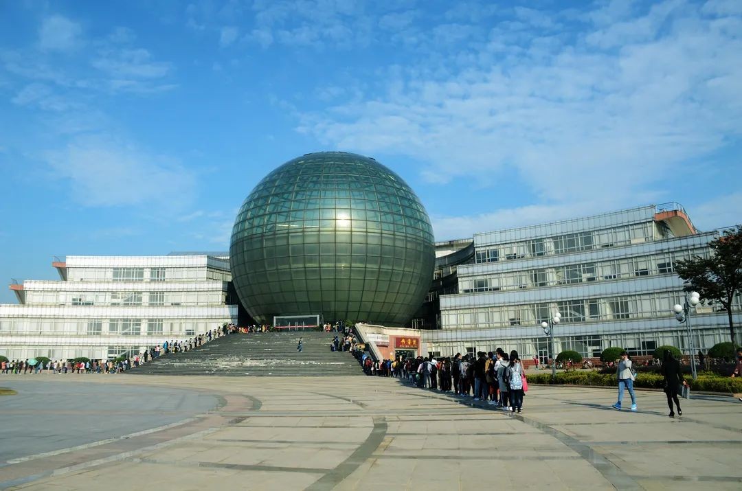 新中国第一批十大高校,中国第一个高校