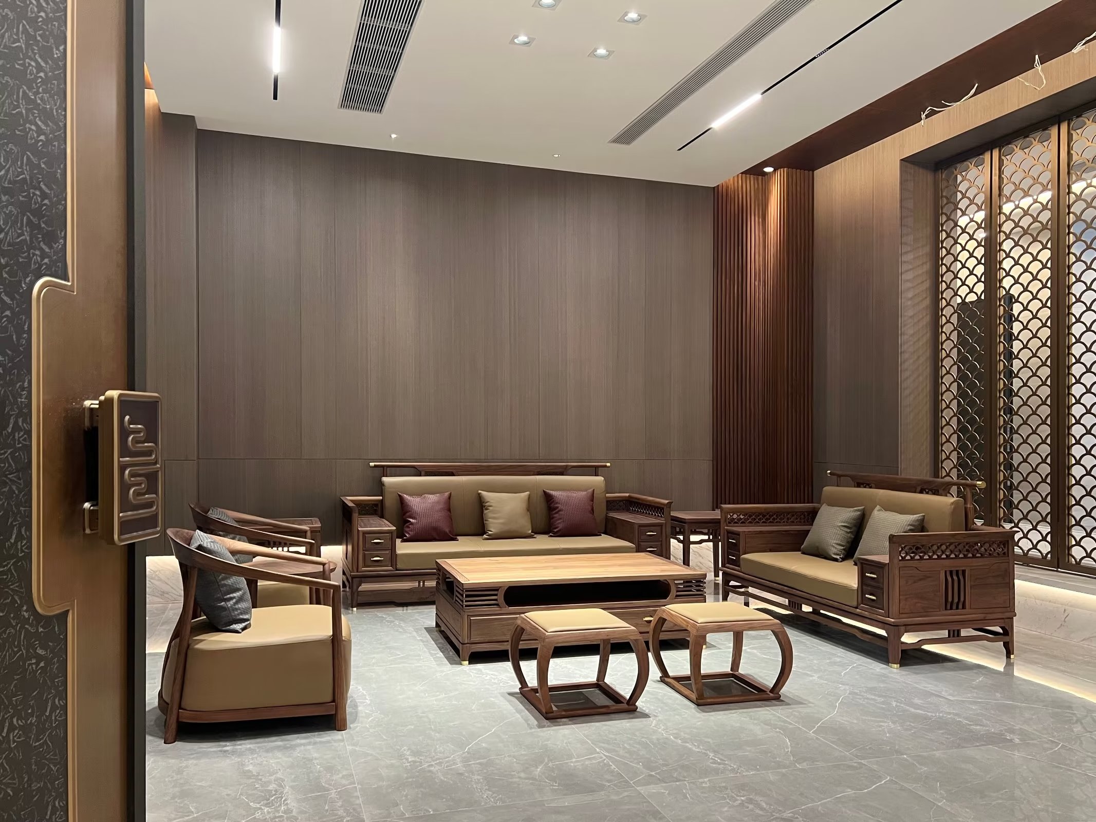 新中式黑胡桃木沙发改造翻新,迪美尔胡桃木新中式组合实木沙发