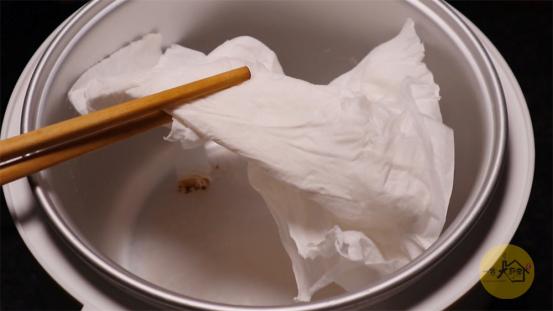 怎样让鸡蛋煮出来好吃又不破皮,鸡蛋别再水煮了试试这样做