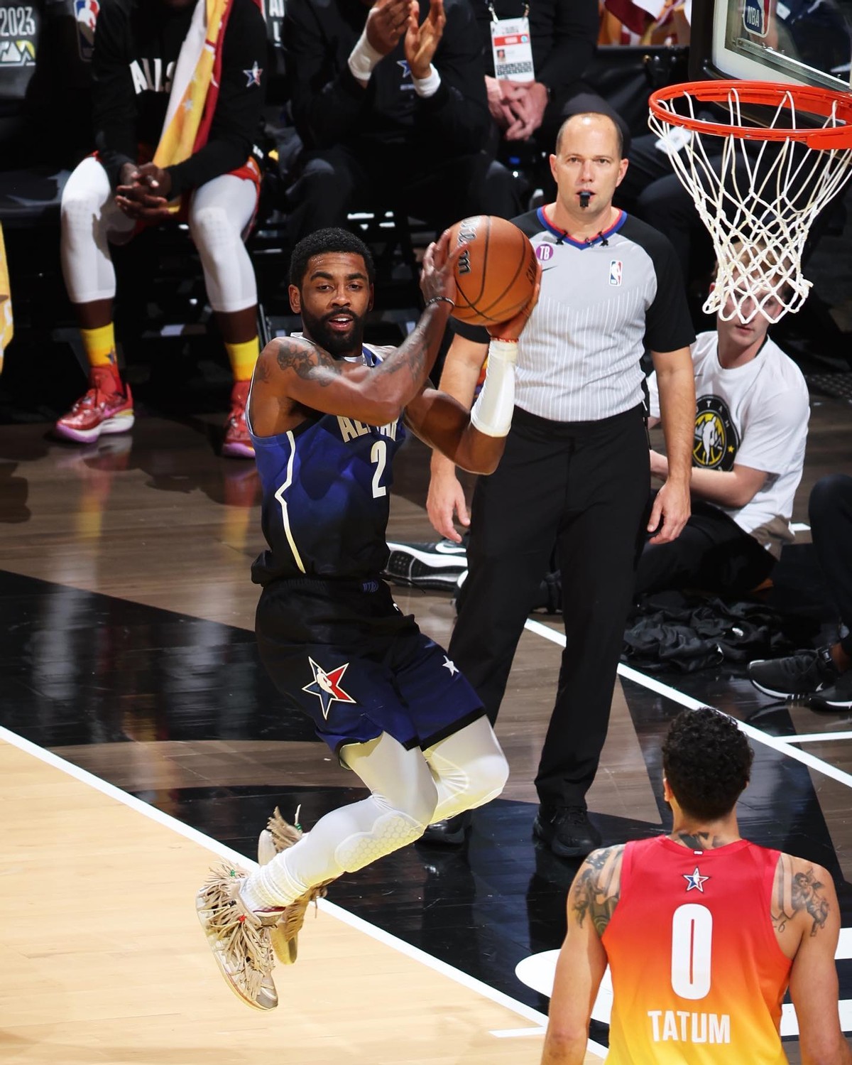 欧文即将要签约的球队,2022欧文签约湖人