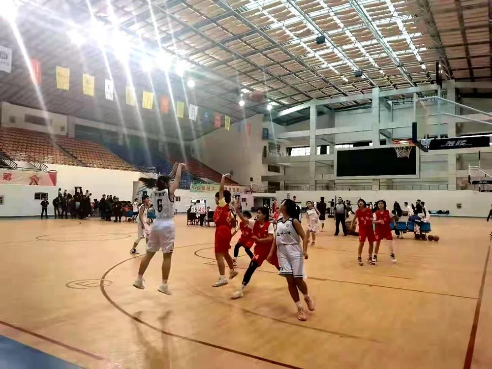 女篮夺冠创纪录,达一中女篮