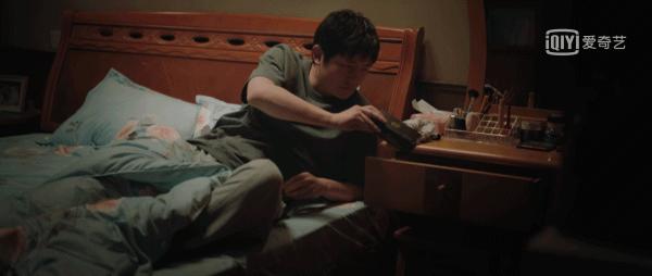 在流水线的国产剧市场，这硬挺的“奇葩”，填补了国产剧的空白？