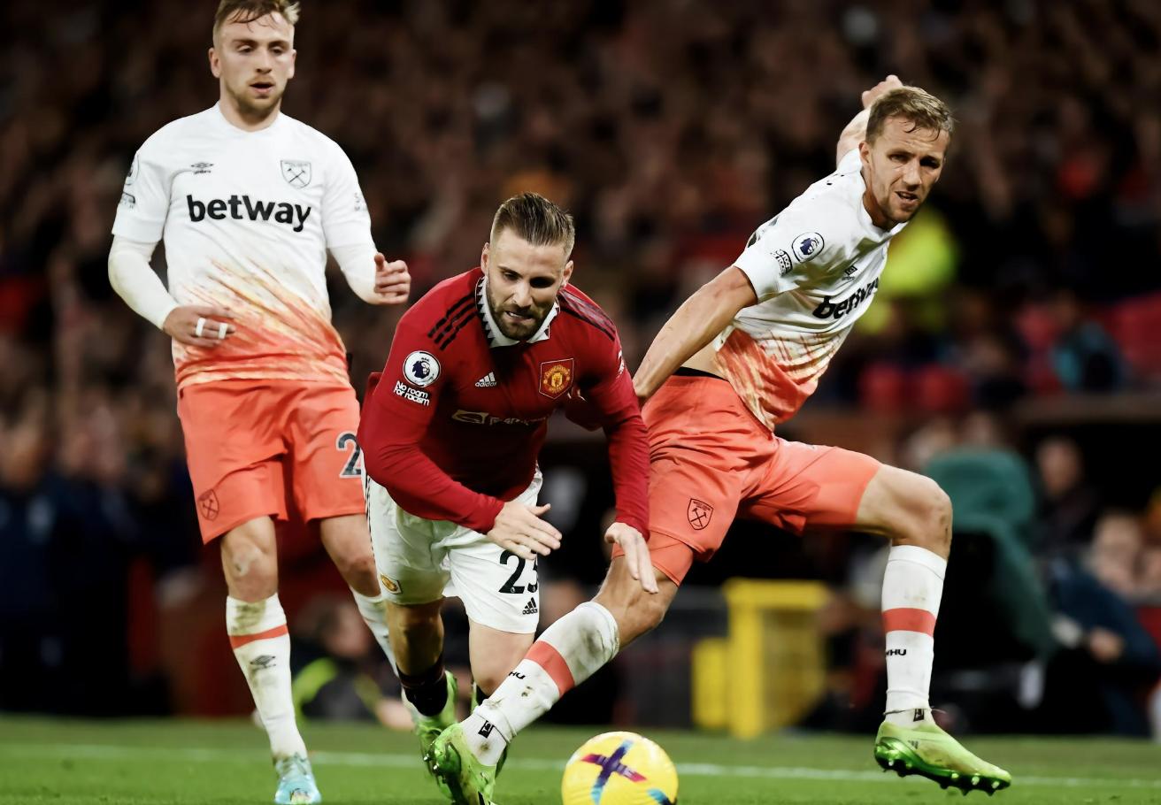 曼联的能力不足以支撑四线作战,滕哈赫必须想清楚应该放弃什么