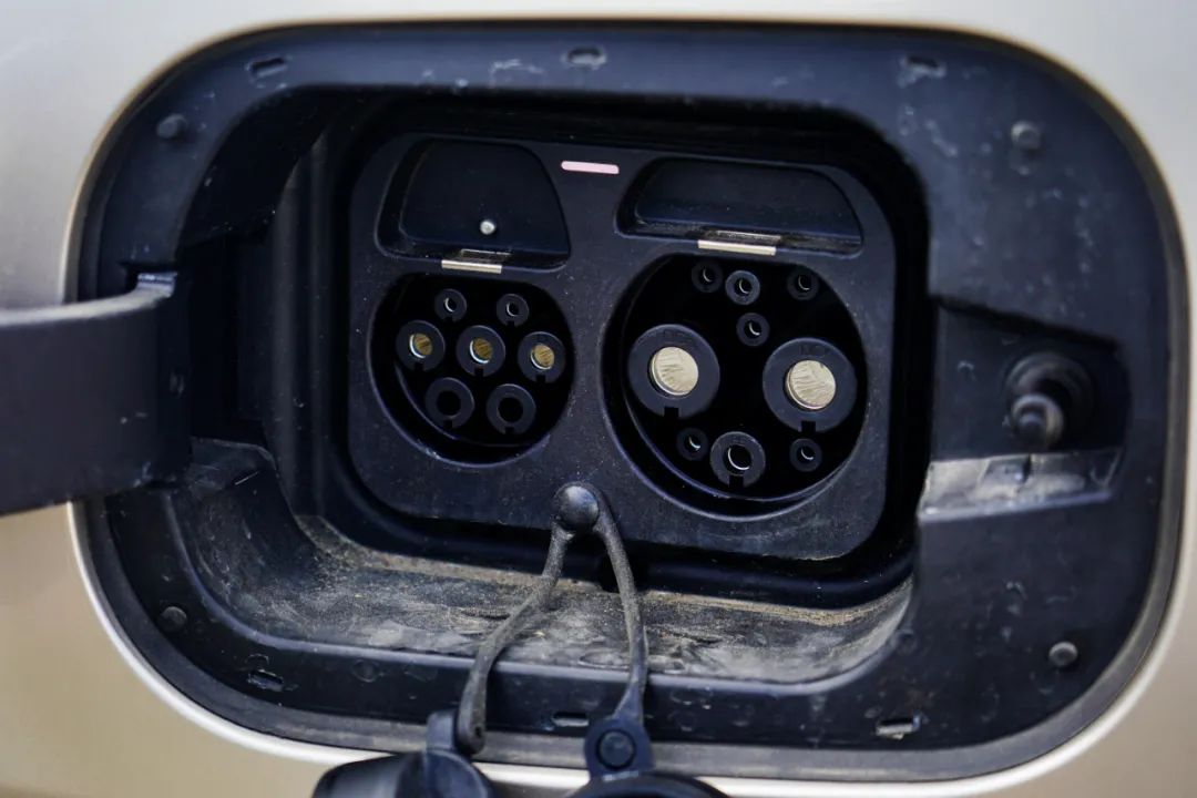 问界m7操控性比x5操控性感受如何,问界全新m7实车体验