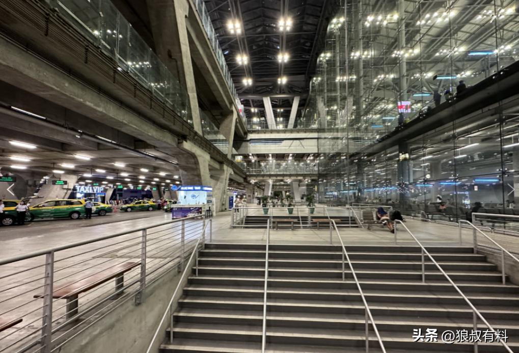 泰国五一,中国游客没来,机场一片冷清,网友:中国赚钱中国花