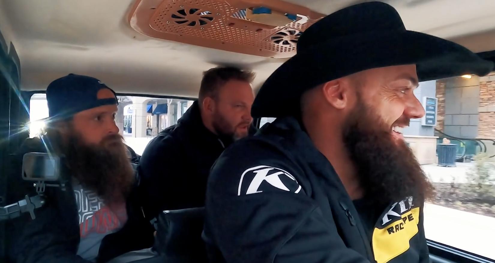 美国佬看不上我国电车，图便宜花2000买来试驾，却爱上了中国制造