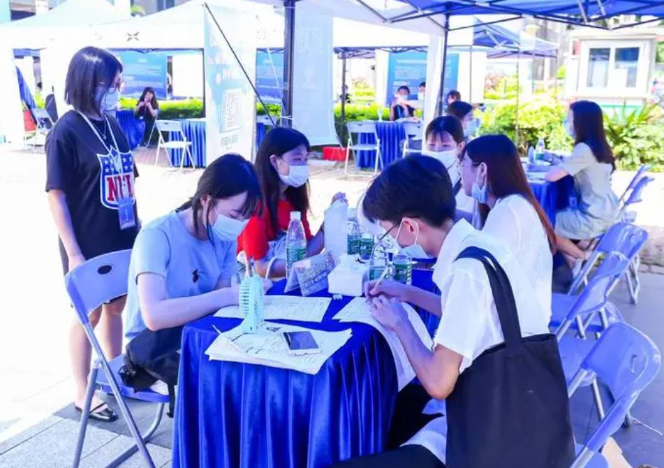 钁ｆ槑鐝犻噰璁胯皥璺虫Ы鍛樺伐鍑哄,钁ｆ槑鐝犳嫆缁濆崈涓囧勾钖殑鐞嗙敱