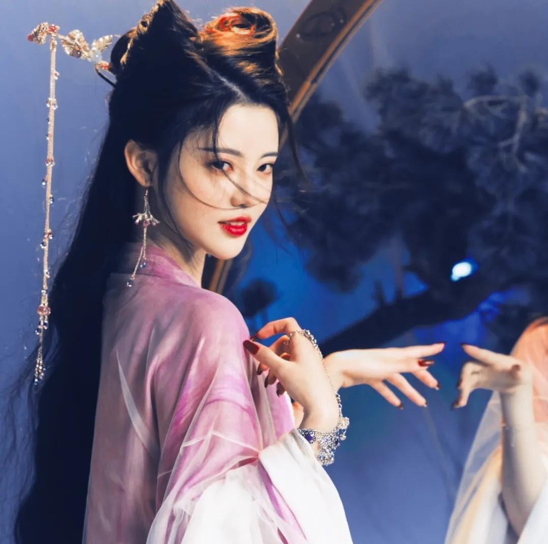 女爱豆头像氛围感,高质量女爱豆头像