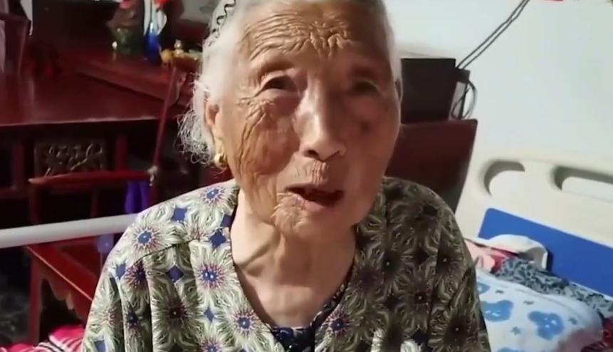 95后寿衣模特女孩,95后寿衣模特采访视频