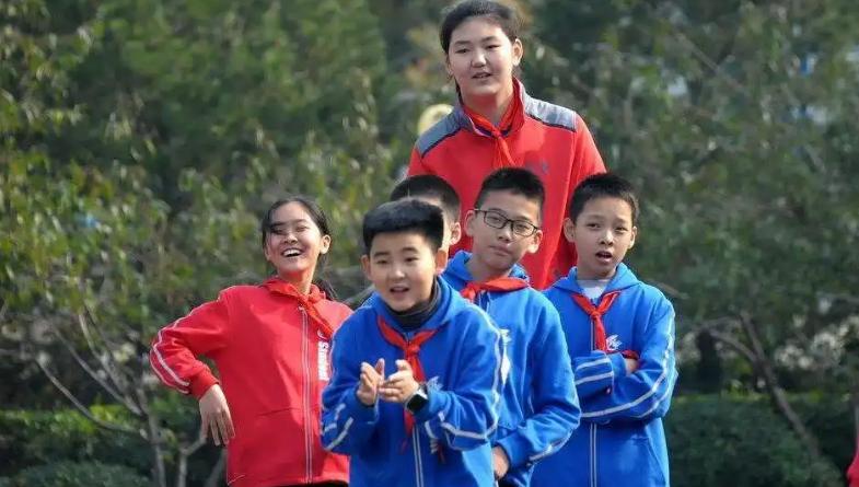 中国女篮巨无霸,中国女篮16岁天才又统治比赛