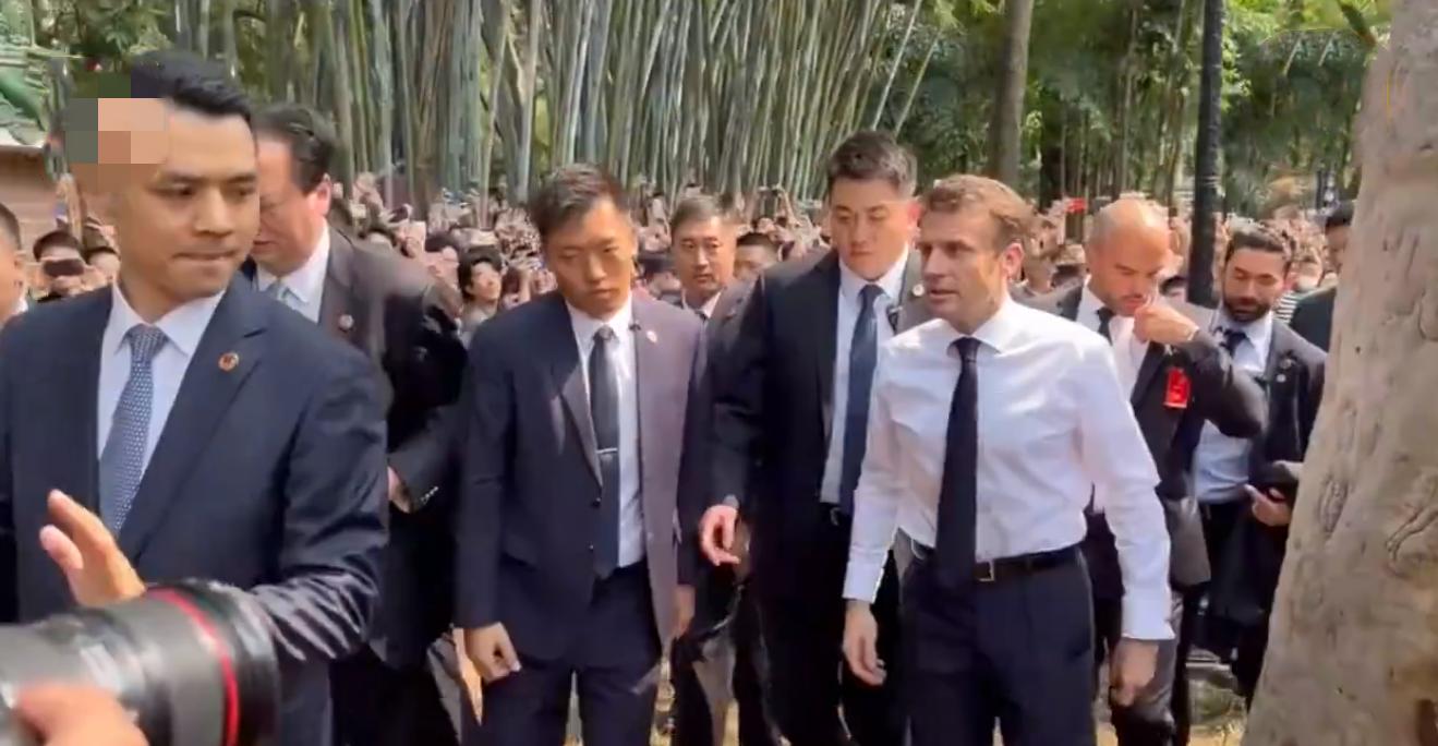 穿着梅西球衣看马克龙,中国球迷穿梅西球衣迎接马克龙