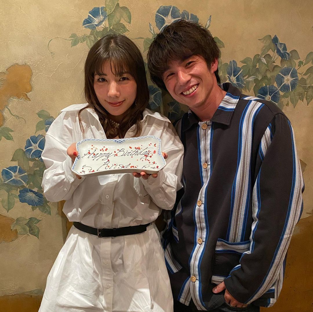 日本最火夫妻秀恩爱,日本夫妻秀恩爱方式