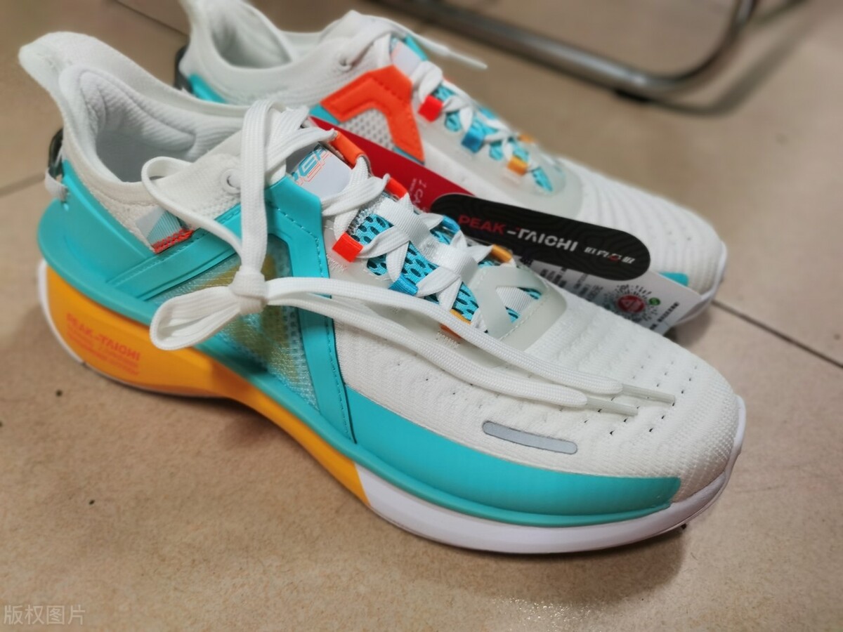 踩屎感鞋子适合跑步吗,踩屎感运动鞋好吗