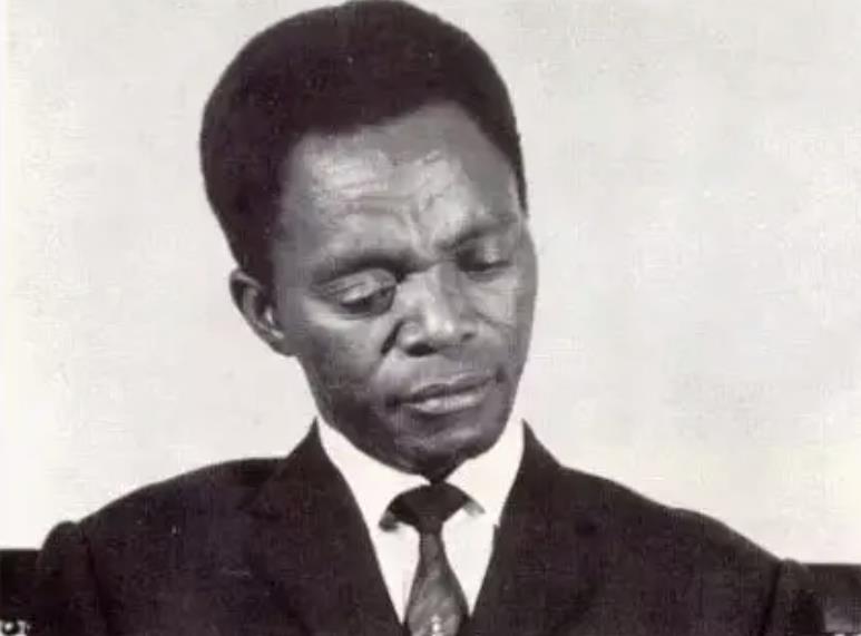 GDP翻13倍，烂牌打成王炸，卢旺达：感谢中国让我们“抄作业”