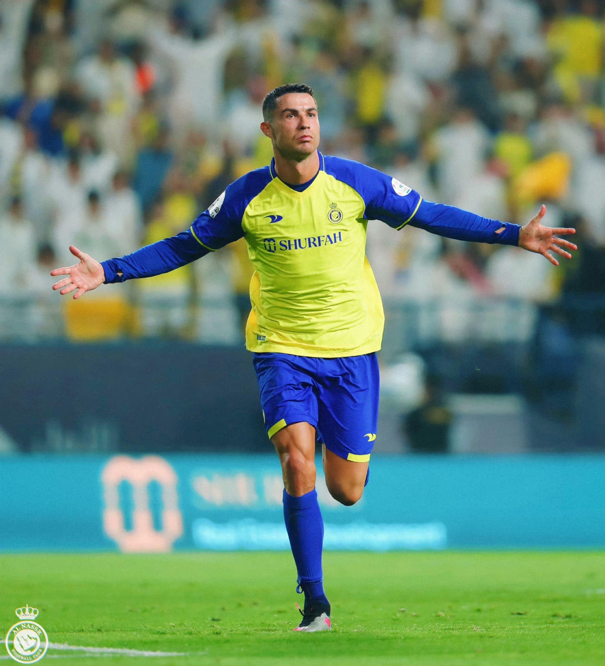 c罗连场破门曼联逆转取胜,c罗连进三球翻盘巴塞罗那