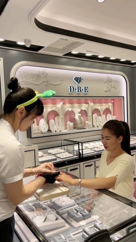 dbe珠宝钻戒靠谱吗,dbe珠宝18k钻石戒指